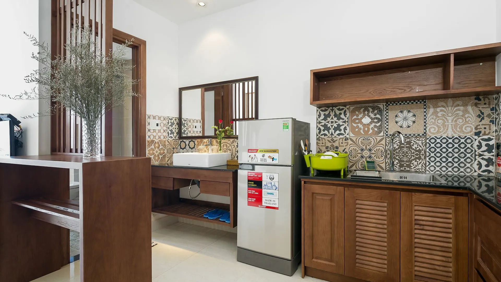 Aris Beach Apartment & Hotel Da Nang 0*,