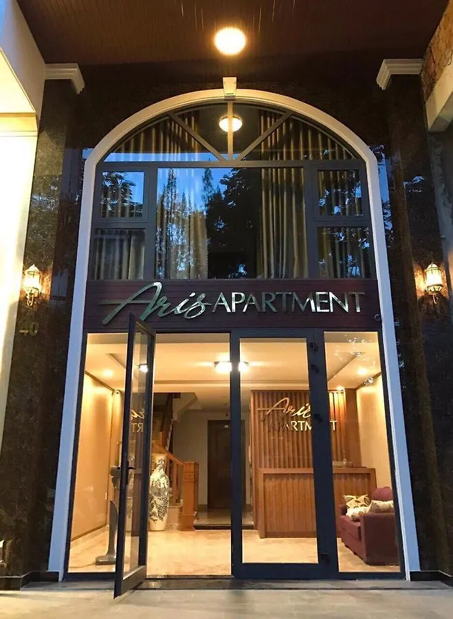 Aris Beach Apartment & Hotel Дананг