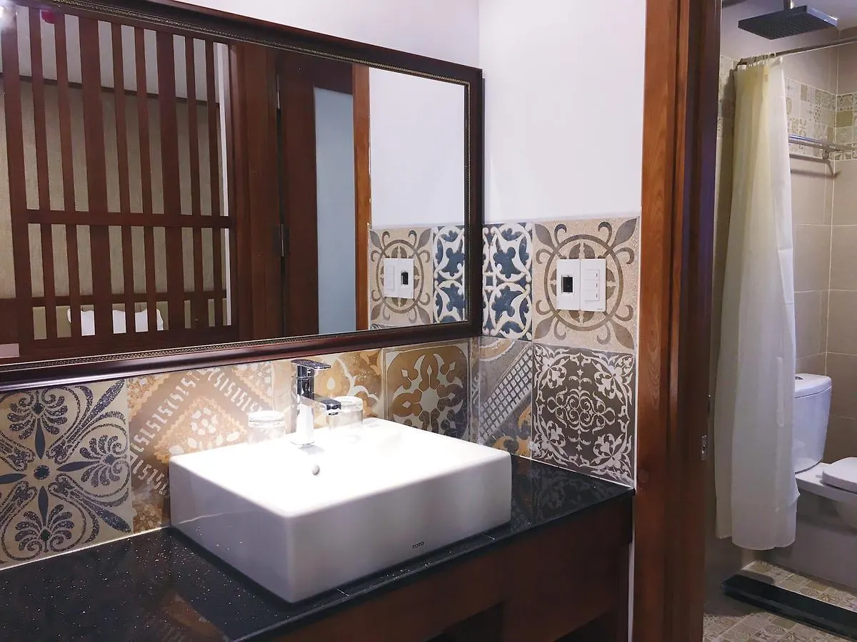 Aris Beach Apartment & Hotel Дананг Вьетнам