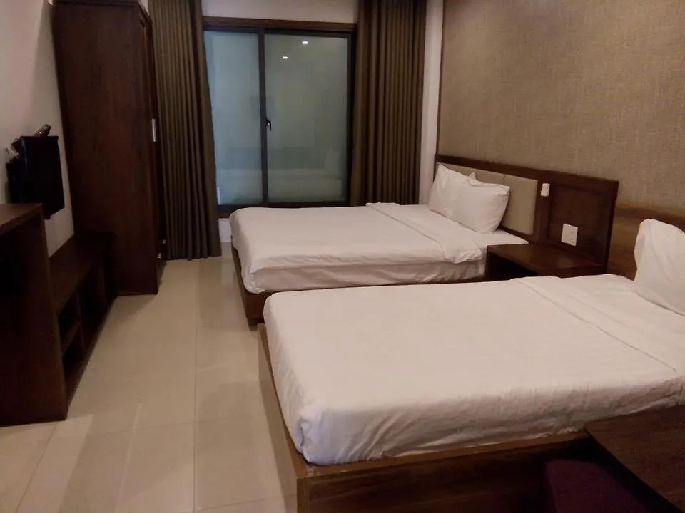 Aris Beach Apartment & Hotel Дананг