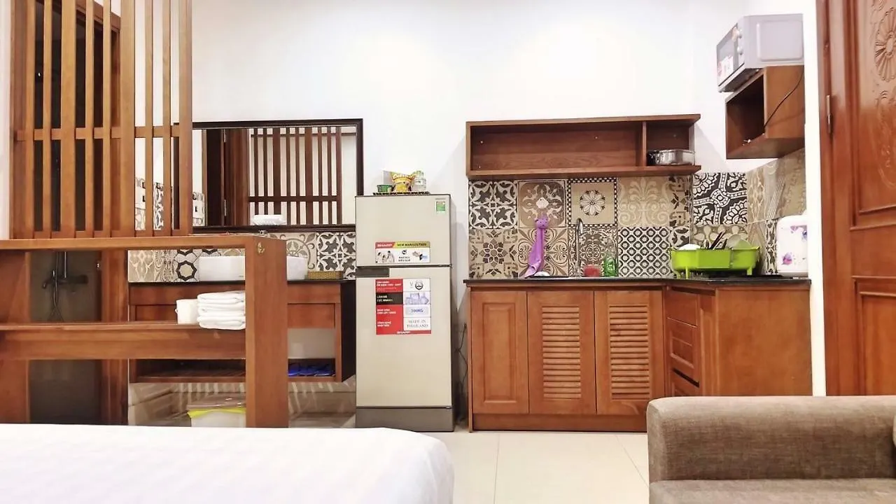 Aris Beach Apartment & Hotel Дананг