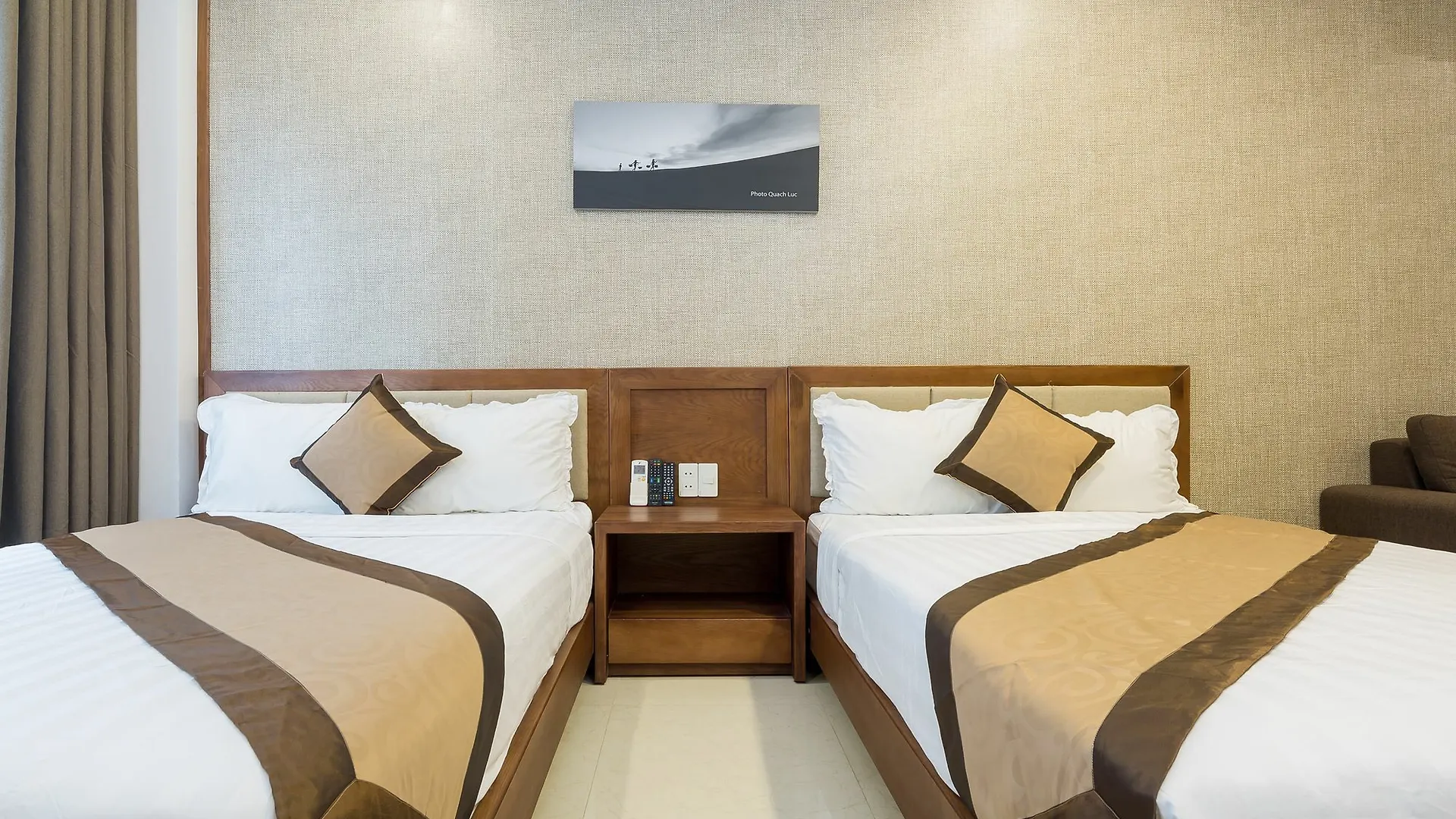 Aris Beach Apartment & Hotel Дананг